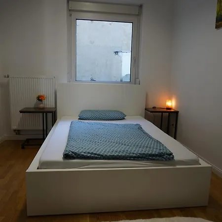 3br - - 10 Min To Ice Apartment *