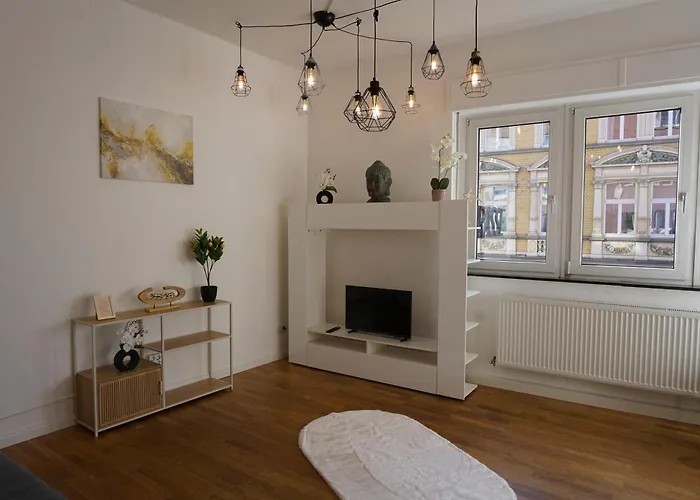 3br - - 10 Min To Ice